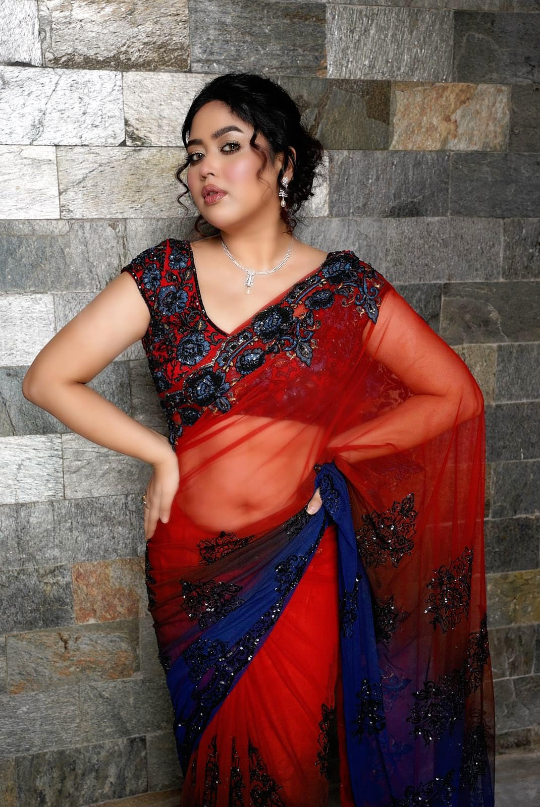 অভিনেত্রী আশনা হাবিব ভাবনা।