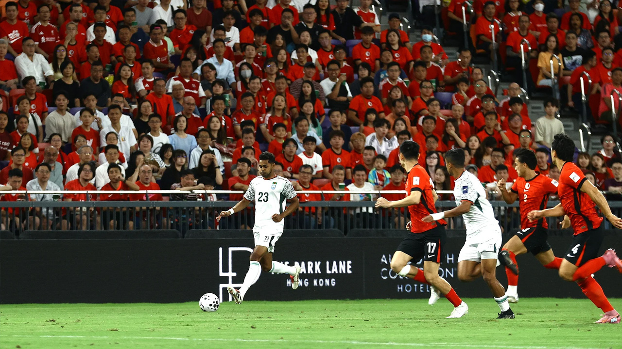 হংকং-বাংলাদেশ ম্যাচের একটি মুহূর্ত।