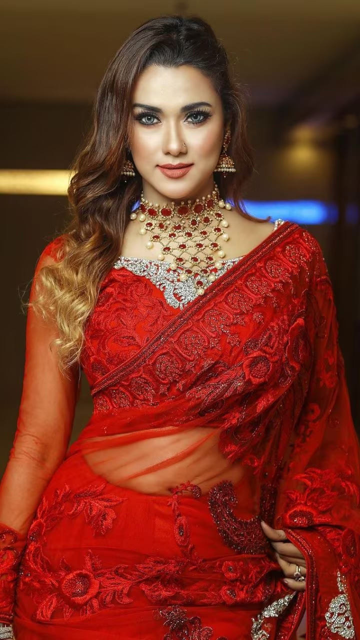 অভিনেত্রী ইয়ামিন হক ববি।