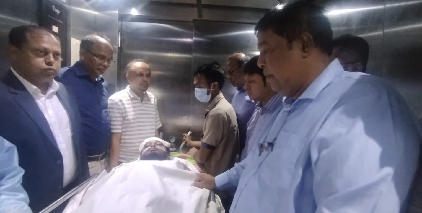 ডা. নাসিরকে দেখতে ঢামেকে জেডআরএফ প্রতিনিধি দল।