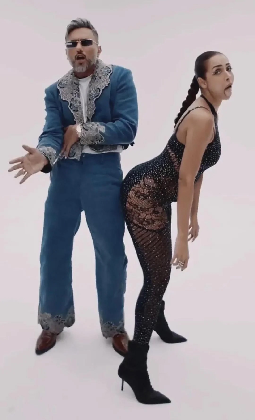 ‘চিলগাম’ ভিডিওতে হানি সিং ও মালাইকা অরোরা।