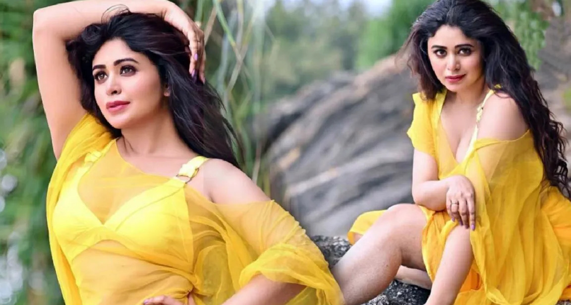 ওপার বাংলার জনপ্রিয় অভিনেত্রী ঋতাভরী চক্রবর্তী