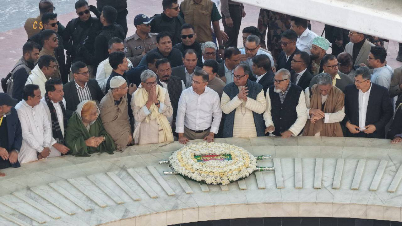 নেতা-কর্মীদের নিয়ে …
                                                </div>
                                            </a>
                                        </div>
                                    </div>
                                </div>
                                <div class=