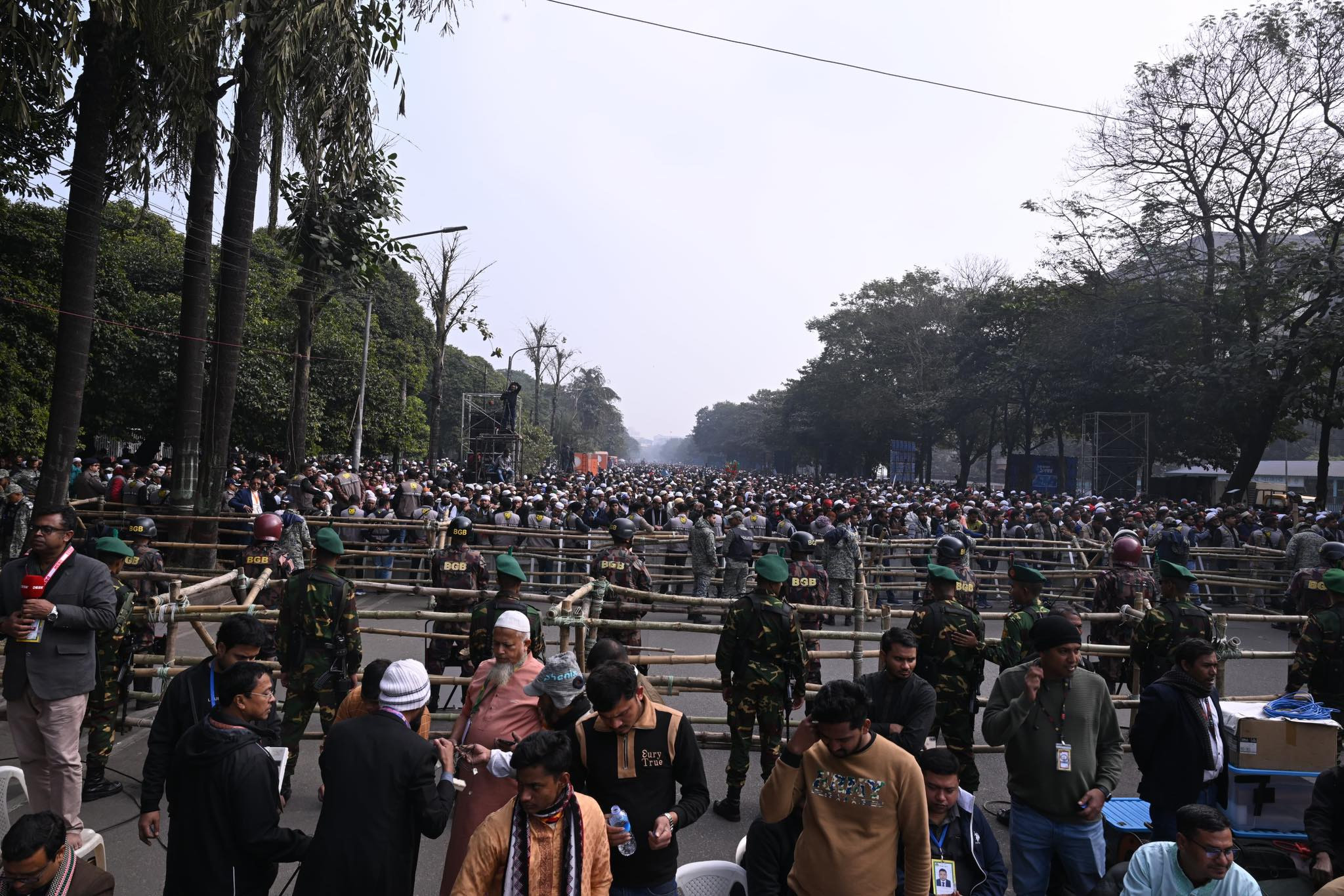 খালেদা জিয়ার জানাজার জন্য প্রস্তুত মানিক মিয়া অ্যাভিনিউ।