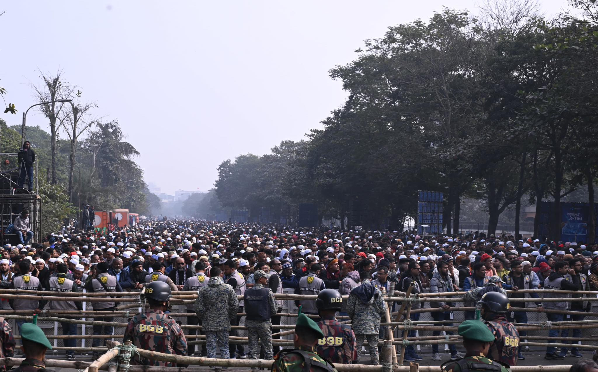খালেদা জিয়ার জানাজার জন্য প্রস্তুত মানিক মিয়া অ্যাভিনিউ।