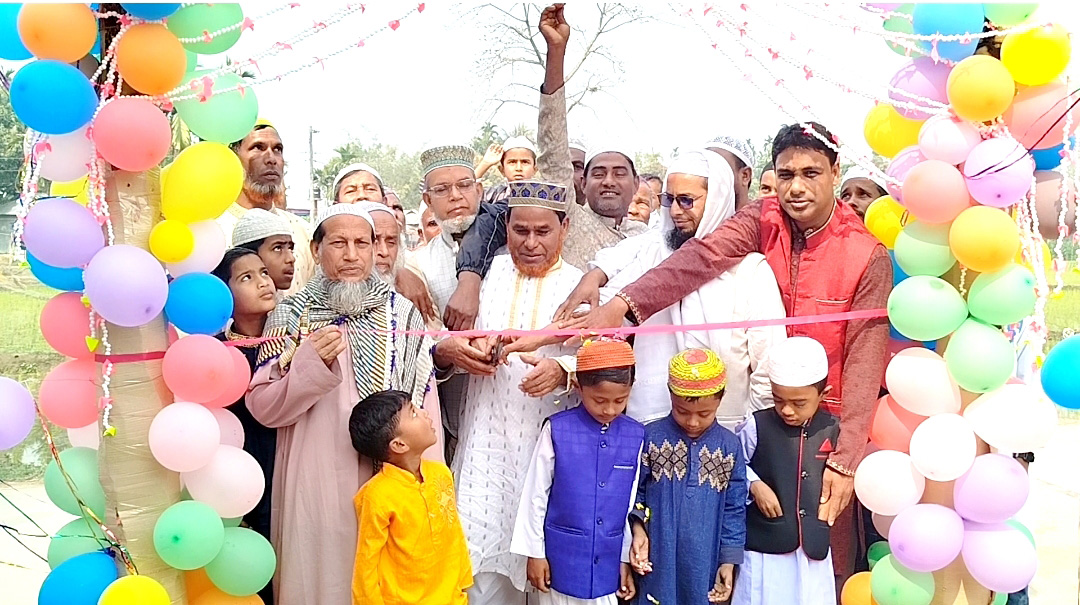প্রবাসীর অর্থায়নে ৫০ লক্ষ টাকা ব্যয়ে নির্মিত মসজিদের উদ্বোধন।