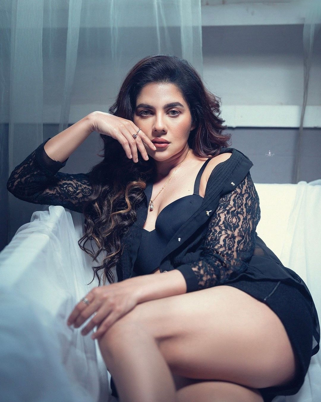 টলিউড অভিনেত্রী পায়েল সরকার।