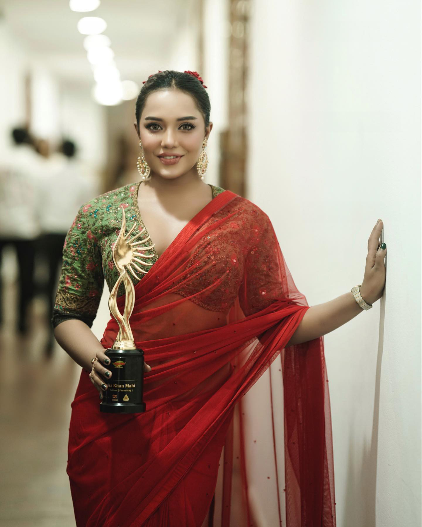 অভিনেত্রী সামিরা খান মাহি।