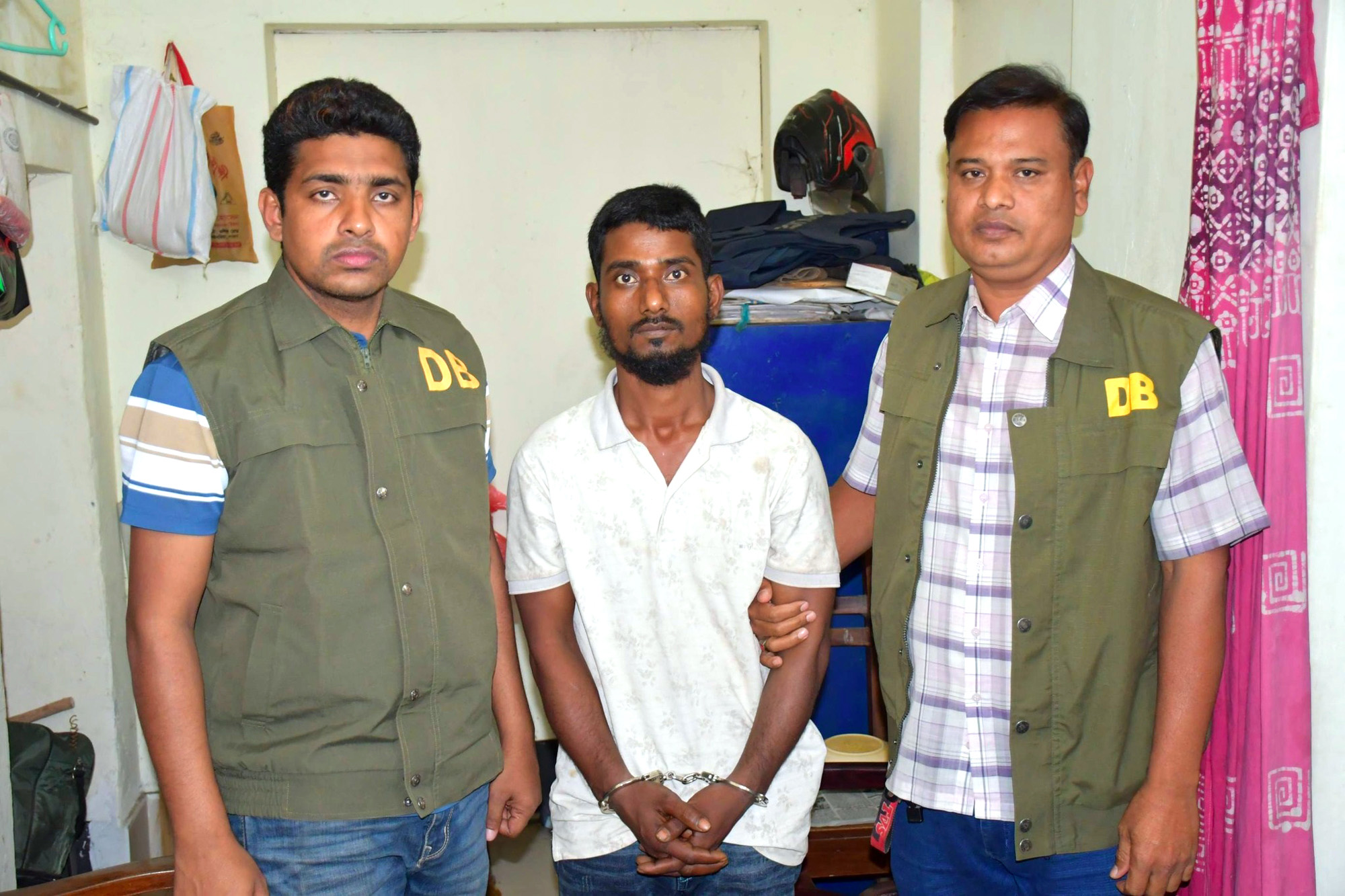 গ্রেপ্তারকৃত শরিফুল ইসলাম।