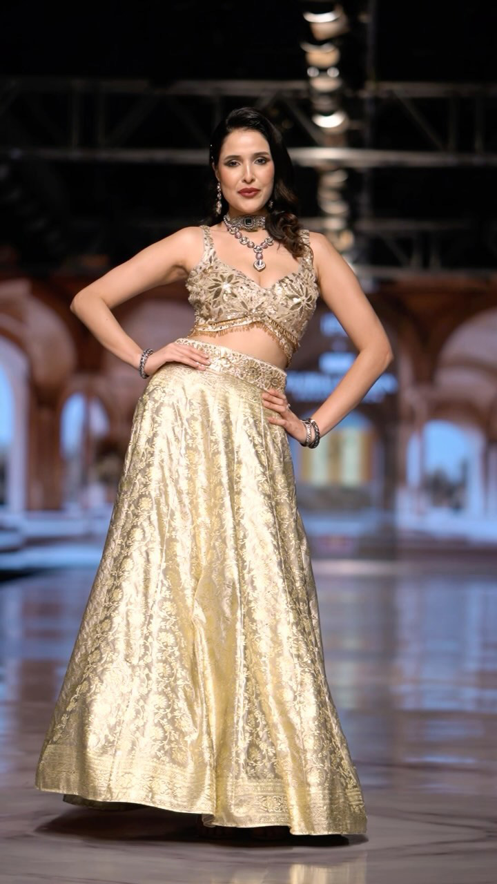 মডেল ও অভিনেত্রী স্নিগ্ধা চৌধুরী।