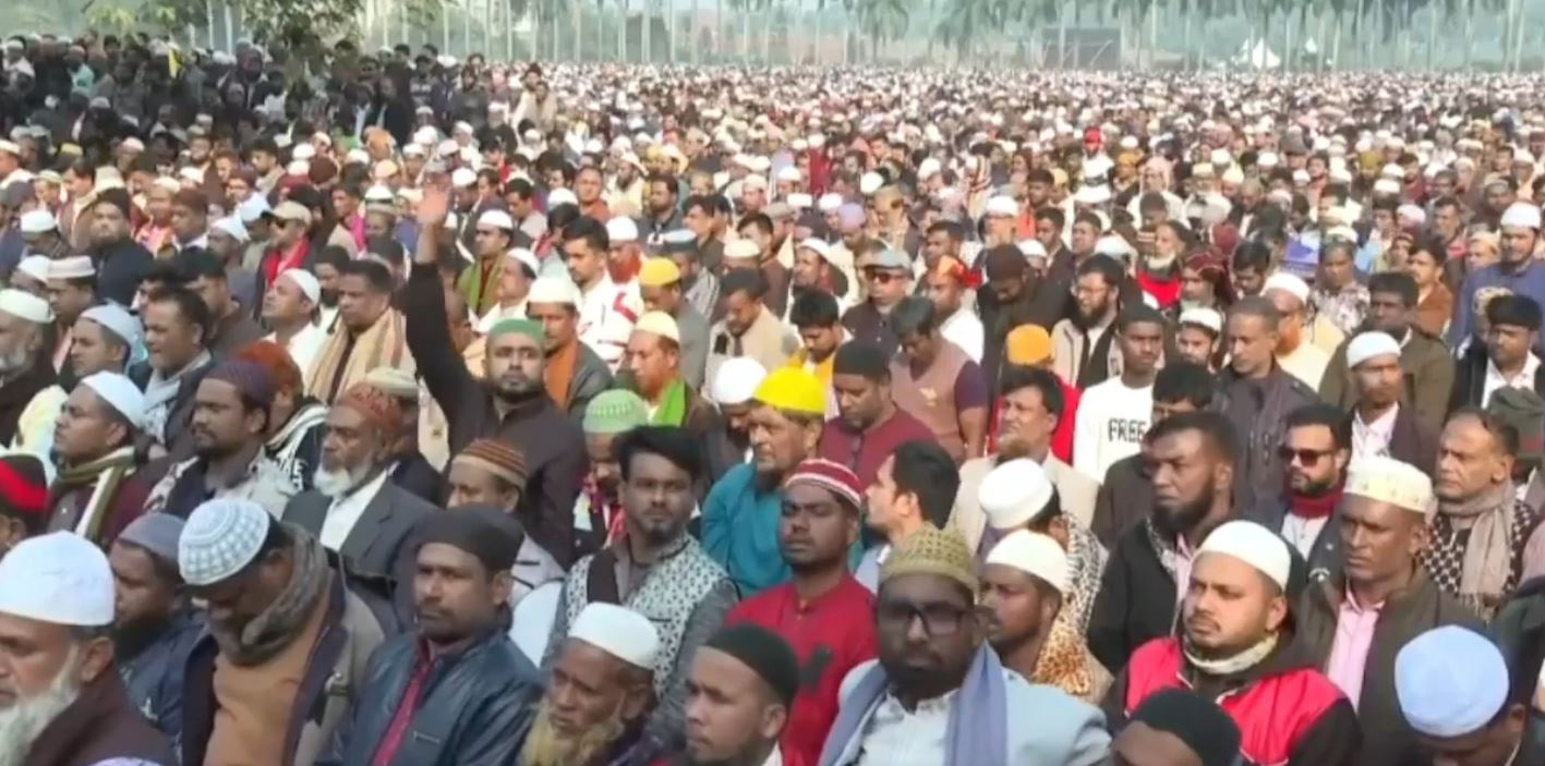 বেগম খালেদা জিয়ার জানাজা নামাজের পূর্ব মুহূর্তে।