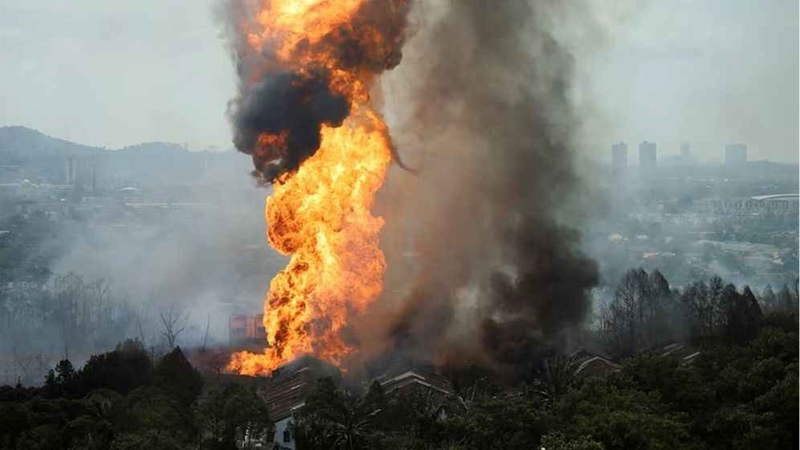 মালয়েশিয়ায় গ্যাসলাইনে অগ্নিকাণ্ড