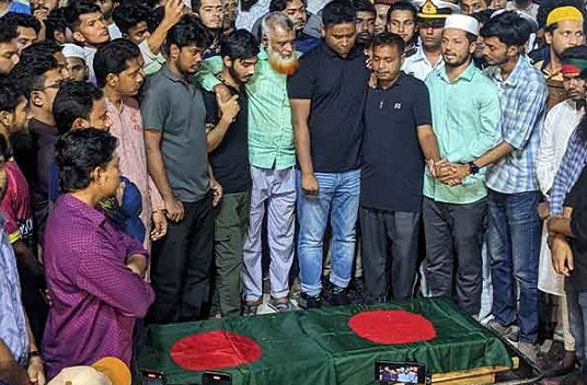 কেন্দ্রীয় শহীদ মিনারে আব্দুল্লাহর জানাজা