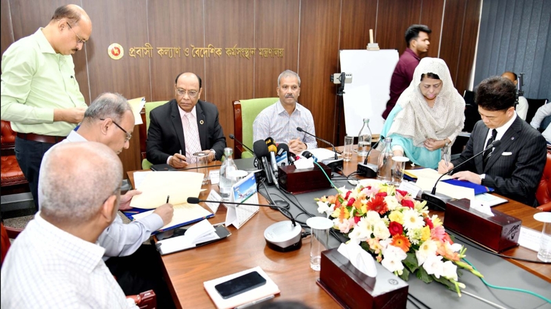 বিশ্বে ব্যাপক কর্মসংস্থান সৃষ্টির উদ্যোগ নেওয়া হয়েছে: আসিফ নজরুল