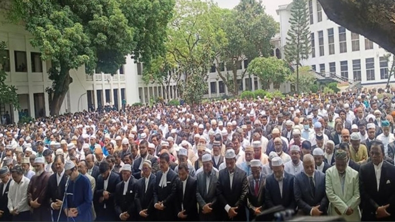 সুপ্রিম কোর্টে ব্যারিস্টার রাজ্জাকের জানাজা সম্পন্ন