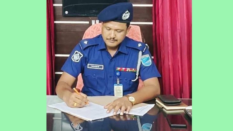 জিলাপি খেতে চাওয়ায় ওসিকে পুলিশ লাইনে সংযুক্ত