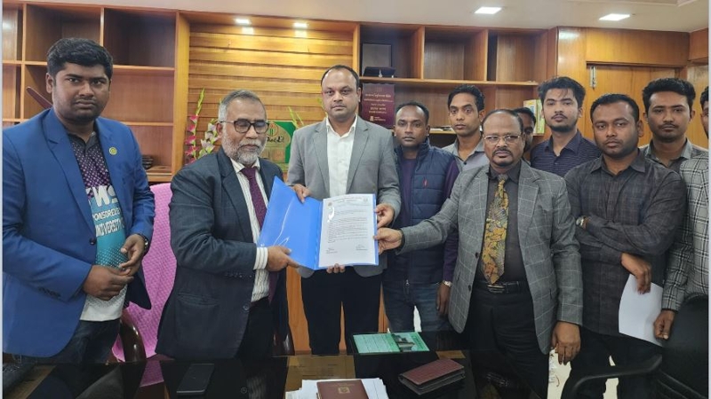 ৯ দফা দাবিতে ইবি ছাত্রদলের স্মারকলিপি