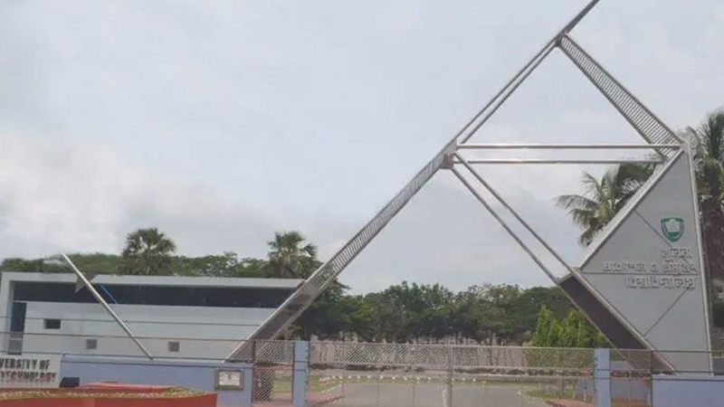 হল ছাড়ছেন কুয়েট শিক্ষার্থীরা, অতিরিক্ত পুলিশ মোতায়েন