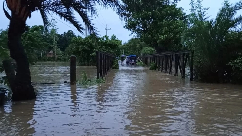 পানির নিচে খাগড়াছড়ি-লংগদু সড়ক, যোগাযোগ বিচ্ছিন্ন