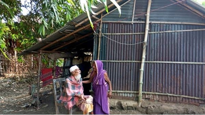 চিকিৎসা-শিক্ষার সুযোগ বঞ্চিত চরের বাসিন্দারা