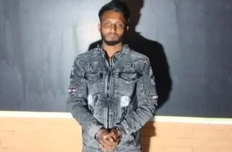 জাহাজে সাত খুনের ঘটনায় সন্দেহভাজন ইরফান গ্রেপ্তার