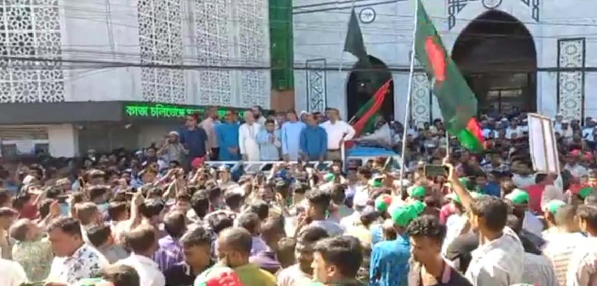 বিএনপির ভারপ্রাপ্ত চেয়ারম্যান তারেক রহমান ছাত্র-জনতার গণআন্দোলনে পেছন থেকে গুরুত্বপূর্ণ ভূমিকা