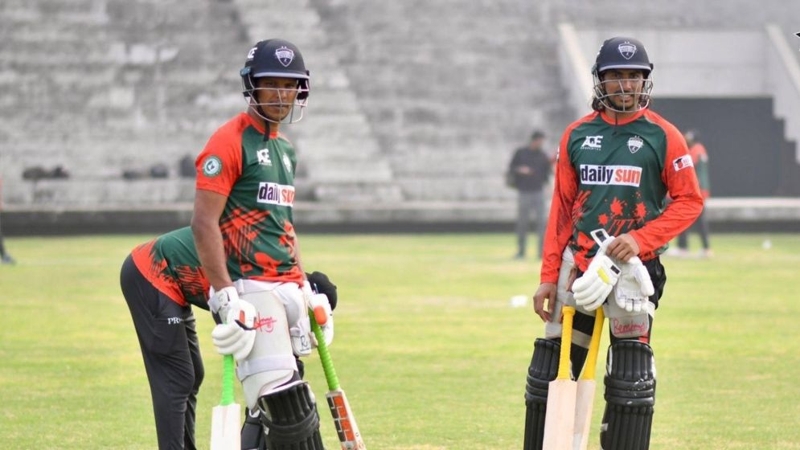 তিন বিদেশিকে নিয়েই ব্যাটিংয়ে রংপুর