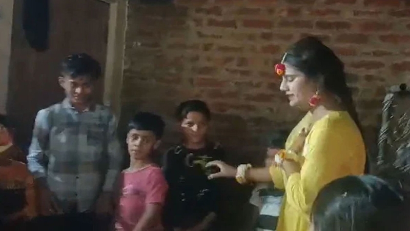 নাচতে গিয়ে হার্ট  অ্যাটাকে তরুণীর মৃত্যু