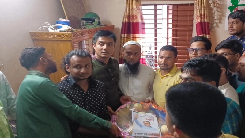 তাহমিদের পরিবারের পাশে ছাত্রদল