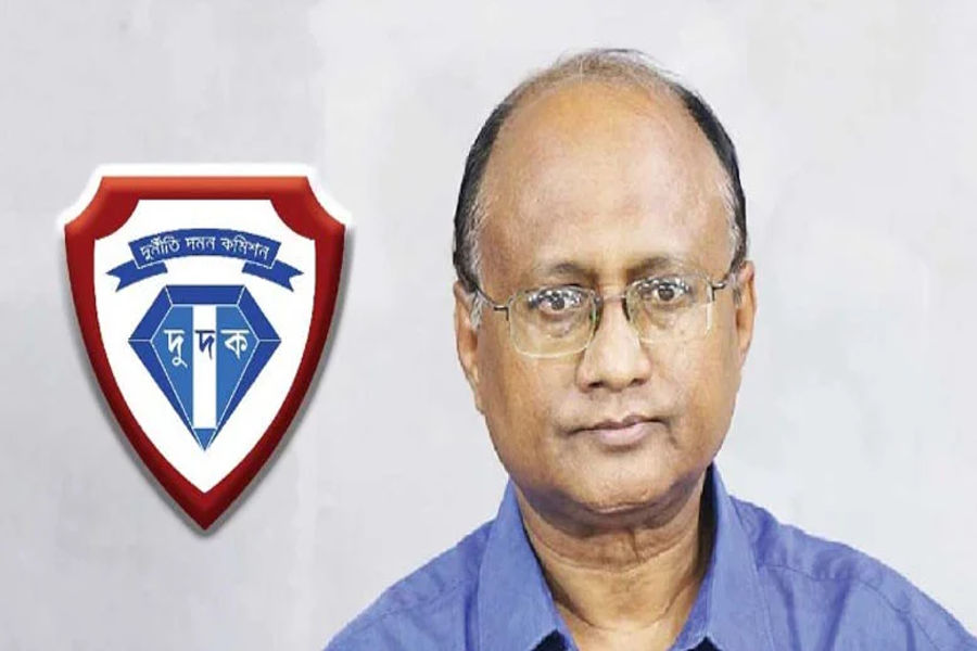 পদত্যাগ করলেন দুদক চেয়ারম্যান ও ২ কমিশনার