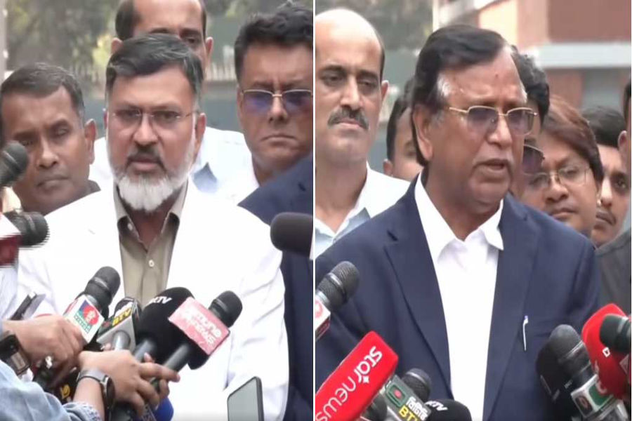 প্রধানমন্ত্রীর সঙ্গে সাক্ষাতে ঢাকার ২ সিটির ‘দুরবস্থা’ জানালেন প্রশাসকরা