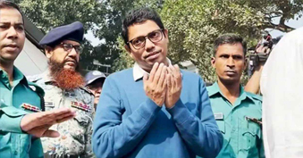 ট্রাইব্যুনাল থেকে বেরিয়ে দুই হাত তুলে দোয়া চাইলেন : পলক