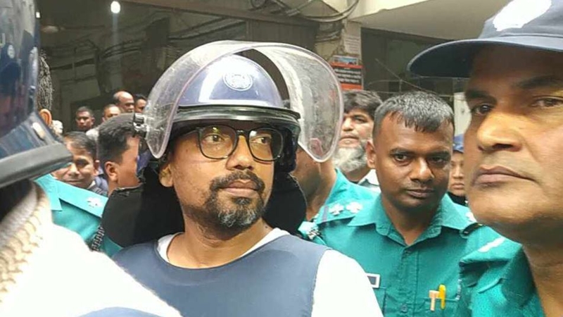 ‘আদালতে বেশি বলবা না, বললেই রিমান্ড বাড়িয়ে দেয়’