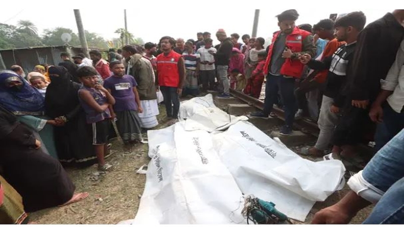 ফরিদপুরে ট্রেন-মাইক্রোবাসের সংঘর্ষে পাঁচজন নিহত