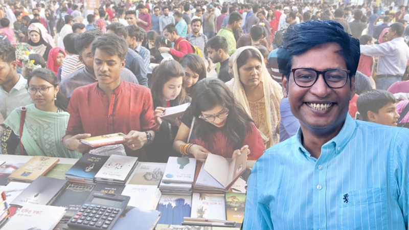 আপনারে আমি খুঁজিয়া বেড়াই কবি…