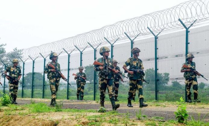 আগস্টের পর ভারত গমনে মুসলিমরাই বেশি