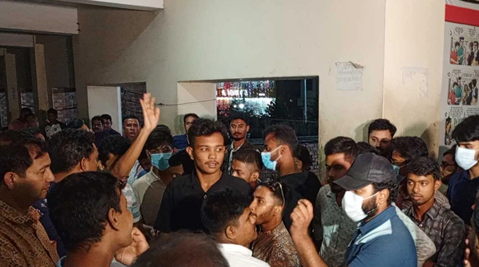 বগুড়ায় ছাত্রলীগ নেতার ফাঁসির দাবিতে বিক্ষোভ