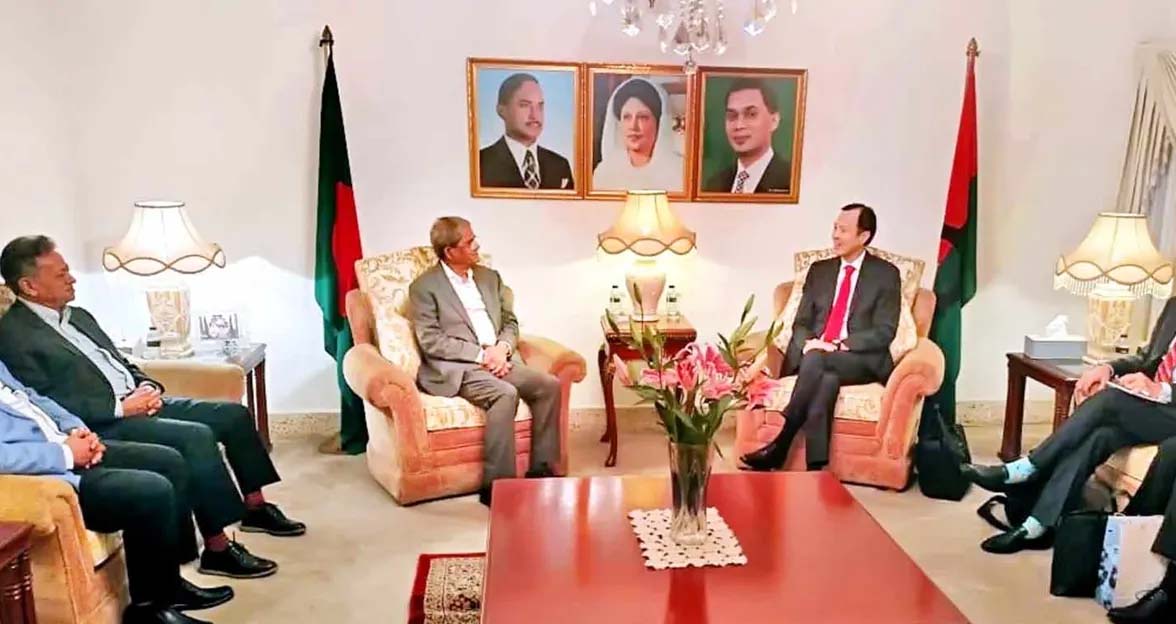 মির্জা ফখরুলের সঙ্গে বৈঠক করেছেন সিঙ্গাপুরের  হাইকমিশনার ডেরেক লো