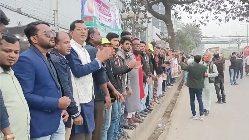 খালেদা জিয়ার বিদেশ যাত্রা: রাস্তার পাশে অবস্থান নিচ্ছে সমর্থকরা
