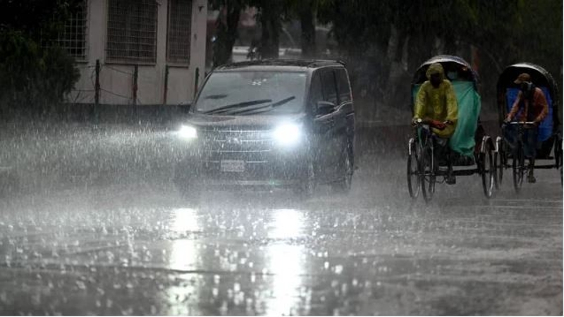 রাজধানীতে এক পশলা স্বস্তির বৃষ্টি