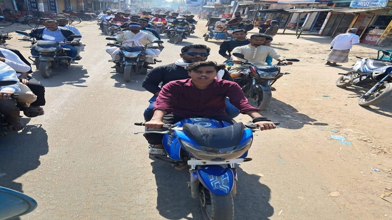 নির্দেশ অমান্য; বিএনপির সাংগঠনিক সম্পাদকের মোটরসাইকেল শোডাউন