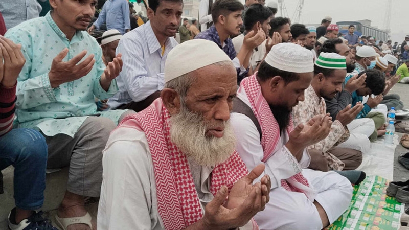 দ্বিতীয় পর্বের ইজতেমার আখেরি মোনাজাত শুরু