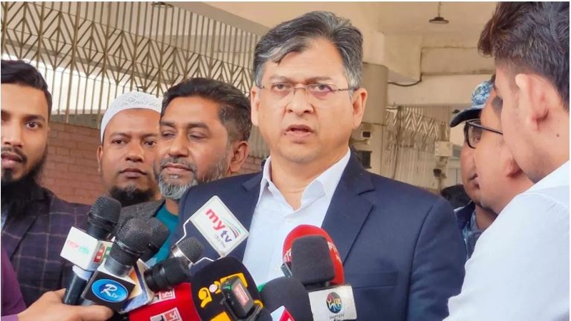 দেশে ফিরেছেন সালাহউদ্দিন আহমেদ