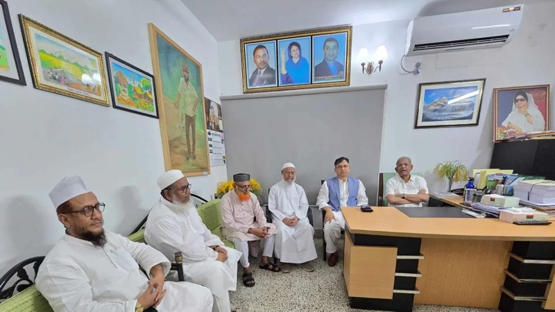 বিএনপির সঙ্গে দ্রুত নির্বাচন চায় হেফাজত