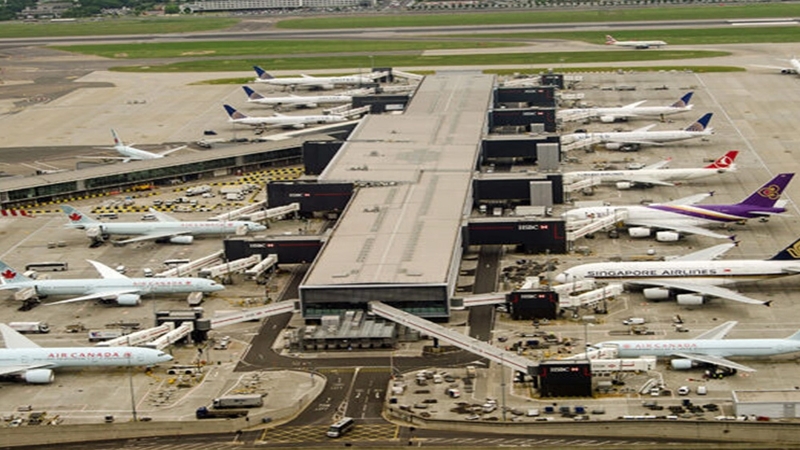 বিদ্যুৎবিভ্রাটে হিথ্রো বিমানবন্দর বন্ধ ঘোষণা