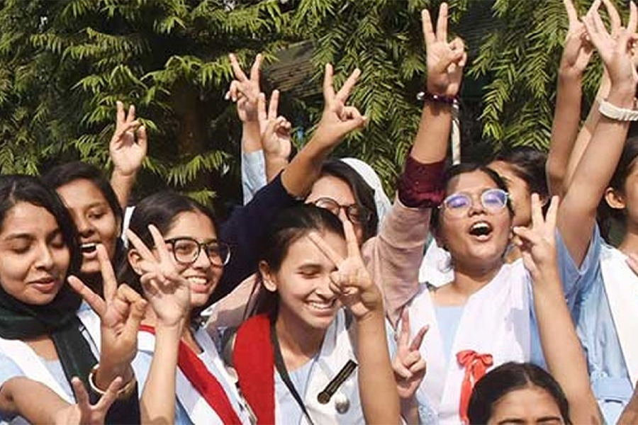 এইচএসসি ও সমমানের ফল প্রকাশ, পাসের হার ৫৮.৮৩ শতাংশ