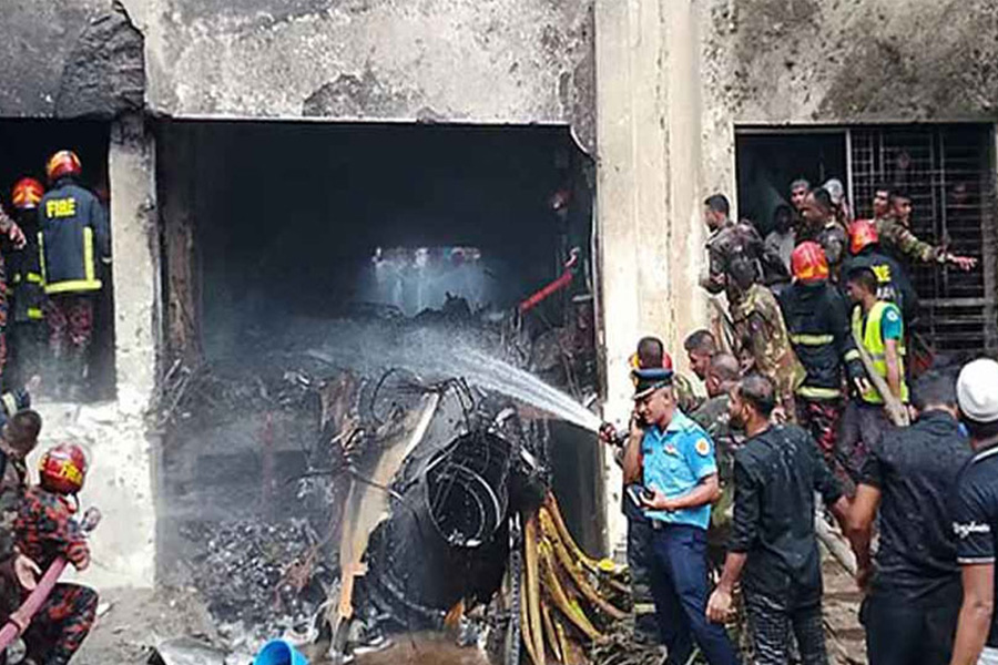 ৫ মাস পর বাড়ি ফিরল দগ্ধ শিক্ষার্থী