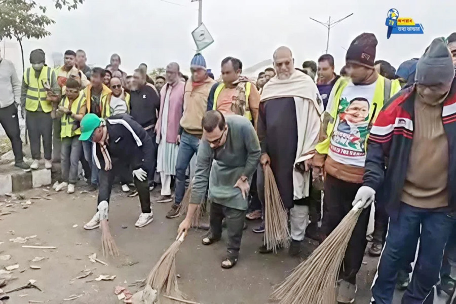সংবর্ধনাস্থলের বর্জ্য পরিষ্কারে নামছে বিএনপির স্বেচ্ছাসেবীরা