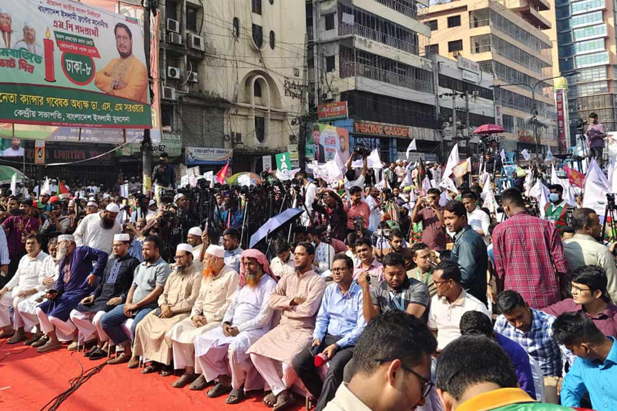 পল্টনে সমমনা ৮ দলের সমাবেশ শুরু