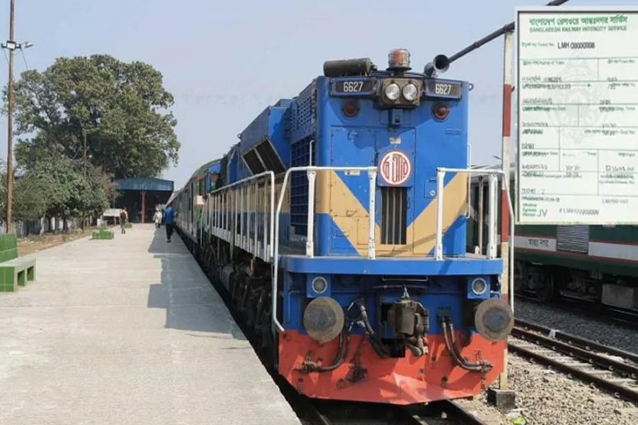 ঈদযাত্রায় ট্রেনের টিকিট এক ঘণ্টার মধ্যেই শেষ